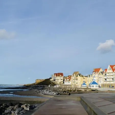 1 Bedroom In شقة *