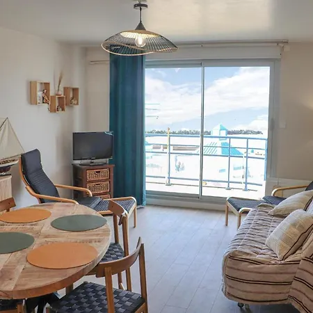 1 Bedroom In Apartment