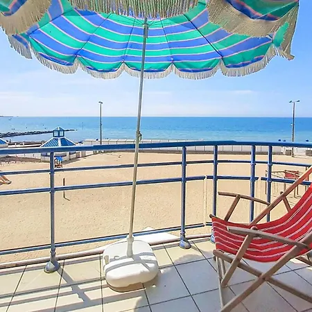 Apartment 1 Bedroom In